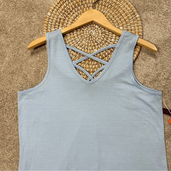 NWT Freely Women’s Addie Tank Top Sleeveless V-Neck Outdoor in Clear Sky Blue L - Picture 3 of 13